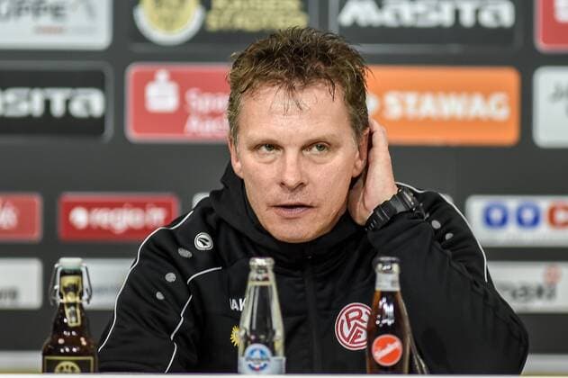 Karsten Neitzel (Trainer RWE), bei der Pressekonferenz, PK, press conference PK Pressekonferenz Pressetermin, Medientermin, Fussball, Regionalliga West, Alemannia Aachen - Rot-Weiss Essen, DFB REGULATIONS PROHIBIT ANY USE OF PHOTOGRAPHS AS IMAGE SEQUENCES AND OR QUASI-VIDEO.