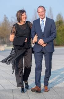 06-04-2019 Messehalle Erfurt 1100 Gäste -Olympiasieger ,Welt - und Europameister,Aufsteiger und Ehrenamtliche -feierten gemeinsam mit Wirtschaft, Politik und Medien den Ball des Thüringer Sports 2019 zum 7 mal. Höhepunkt waren die Ehrungen der Thüringer Sportler , Aufsteiger und Ehrenamtlichen sowie des Behindertensportlers des Jahres 2018 Frank Ullrich mit Gattin Katrin Aktion
