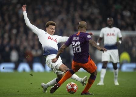 London, United Kingdom, 09.04.2019, UEFA Champions League - 2018 19 Season, Viertelfinale, 1. Runde, Tottenham Hotspur - Manchester City, Dele Alli (Tottenham) and Fabian Delph (Manchester City) battle for the ball ( DeFodi056