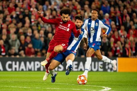 Liverpool, England, 09.04.2019, UEFA Champions League - 2018 19 Season, Round of 8, Viertelfinale Liverpool FC vs. FC Port, Mohamed Salah (LFC) und Felipe (Porto) im Zweikampf ( DeFodi053