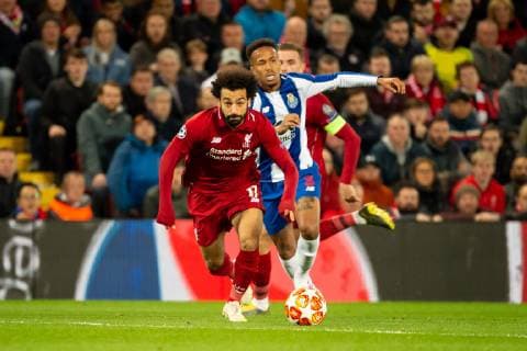 Liverpool, England, 09.04.2019, UEFA Champions League - 2018 19 Season, Round of 8, Viertelfinale Liverpool FC vs. FC Port, Mohamed Salah (LFC) und Eder Militao (Porto) im Zweikampf ( DeFodi053