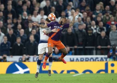 London, United Kingdom, 09.04.2019, UEFA Champions League - 2018 19 Season, Viertelfinale, 1. Runde, Tottenham Hotspur - Manchester City, Raheem Sterling (Manchester City) and Kieran Trippier (Tottenham) battle for the ball ( DeFodi056