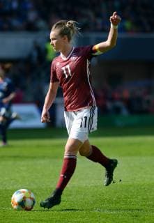 Fussball, Deutschland, Frauen Länderspiel , Vorbereitung zur WM 2019 in Frankreich, Benteler-Arena, Paderborn: Deutschland (rot) - Japan (blau) 2:2; Alexandra Popp (GER). Aktion, Einzelbild. DFB REGULATIONS PROHIBIT ANY USE OF PHOTOGRAPHS AS IMAGE SEQUENCES AND OR QUASI-VIDEO. *** Soccer Germany Women International match Preparation for World Cup 2019 in France Benteler Arena Paderborn Germany red Japan blue 2 2 Alexandra Popp GER Action single DFB REGULATIONS PROHIBIT ANY USE OF PHOTOGRAPHS AS IMAGE SEQUENCES AND OR QUASI VIDEO