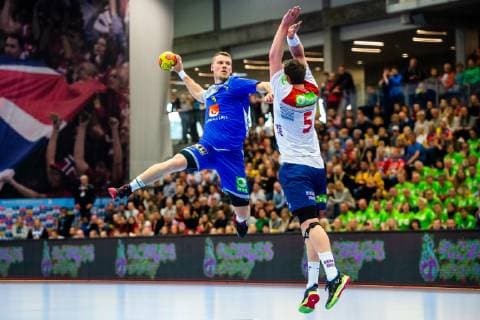190411 Markus Olsson of Sweden and Sander Sagosen of Norway during the EHF EURO Cup match between Norway and Sweden on April 11, 2019 in Arendal. Photo: Fredrik Varfjell BILDBYRAN kod FV 150228 Copyright: FREDRIKxVARFJELL BB190411FV029