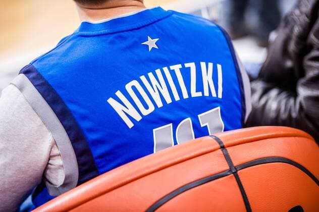 MHP RIESEN Ludwigsburg - Bayern Muenchen Auch hier DALLAS COWBOYS - Dirk Nowitzki - Fanshirt beim Spiel in der Basketball Bundesliga, MHP Riesen Ludwigsburg - Bayern Muenchen. Ludwigsburg. 11.04.19 Basketball Bundesliga , Ludwigsburg Baden Wuerttemberg Deutschland MHP Arena