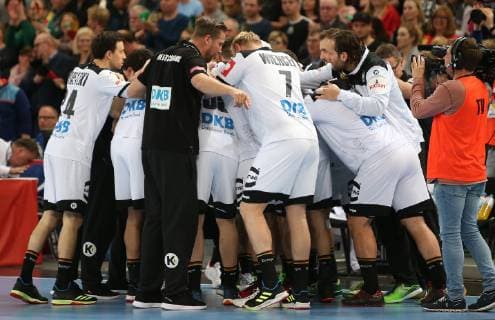 Die Mannschaft beim EM Qualifikationsspiel Deutschland gegen Polen der Männer am 13.04.19 im Gerry Weber Stadion in Halle Westfalen Handball - EM-Qualifikation - Deutschland - Polen