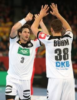 Uwe Gensheimer (Deutschland) und Fabian Böhm (Deutschland) beim EM Qualifikationsspiel Deutschland gegen Polen der Männer am 13.04.19 im Gerry Weber Stadion in Halle Westfalen Handball - EM-Qualifikation - Deutschland - Polen
