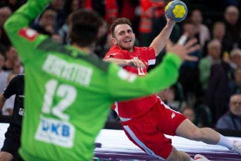 Halle (Westf.), Deutschland 13.04.2019: DHB Qualifikationsspiel - 2018 2019 - Deutschland vs. Polen (L-R) Silvio Heinevetter (Deutschland), Arkadiusz Moryto (Polen) Halle (Westf.) Nordrhein-Westfalen Deutschland Gerry-Weber-Stadion