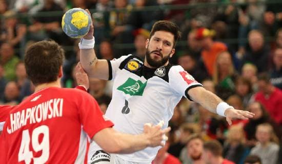 Tim Suton (Deutschland) beim EM Qualifikationsspiel Deutschland gegen Polen der Männer am 13.04.19 im Gerry Weber Stadion in Halle Westfalen Handball - EM-Qualifikation - Deutschland - Polen