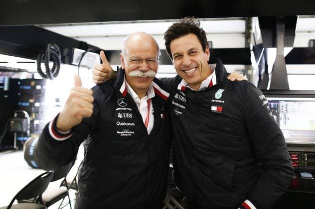 Sport Bilder des Tages Motorsports: FIA Formula One World Championship WM Weltmeisterschaft 2019, Grand Prix of China, Dr. Dieter Zetsche (GER, Chairman of the Board of Management of Daimler AG, Head of Mercedes-Benz Cars), Toto Wolff (AUT, Mercedes AMG Petronas Motorsport), Shanghai China