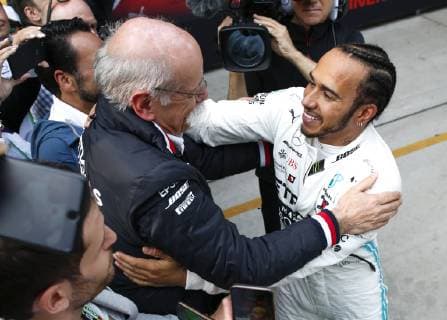 Motorsports: FIA Formula One World Championship WM Weltmeisterschaft 2019, Grand Prix of China, Dr. Dieter Zetsche (GER, Chairman of the Board of Management of Daimler AG, Head of Mercedes-Benz Cars), 44 Lewis Hamilton (GBR, Mercedes AMG Petronas Motorsport), Shanghai China