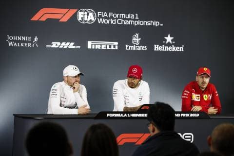 Motorsports: FIA Formula One World Championship WM Weltmeisterschaft 2019, Grand Prix of China, 77 Valtteri Bottas (FIN, Mercedes AMG Petronas Motorsport), 44 Lewis Hamilton (GBR, Mercedes AMG Petronas Motorsport), 5 Sebastian Vettel (GER, Scuderia Ferrari Mission Winnow), Shanghai China