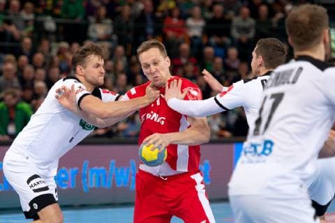 Halle (Westf.), Deutschland 13.04.2019: DHB Qualifikationsspiel - 2018 2019 - Deutschland vs. Polen (L-R) Fabian Böhm (Deutschland), Rafal Przybylski (Polen), Hendrik Pekeler (Deutschland) Halle (Westf.) Nordrhein-Westfalen Deutschland Gerry-Weber-Stadion