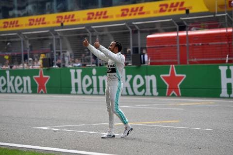Shanghai, China, 14.04.2019, Formel 1, Formula 1, China Grand Prix, Sieger Lewis Hamilton (GB 44), Mercedes-AMG Petronas Motorsport bedankt sich bei den Fans ( DeFodi506