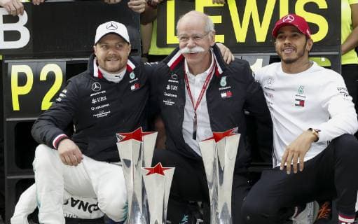 Motorsports: FIA Formula One World Championship WM Weltmeisterschaft 2019, Grand Prix of China, 77 Valtteri Bottas (FIN, Mercedes AMG Petronas Motorsport), Dr. Dieter Zetsche (GER, Chairman of the Board of Management of Daimler AG, Head of Mercedes-Benz Cars), 44 Lewis Hamilton (GBR, Mercedes AMG Petronas Motorsport), Shanghai China