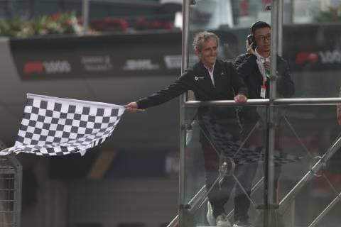 Sport Bilder des Tages Photo4 LaPresse 14 04 2019 Shanghai, China Grand Prix Formula One China 2019 In the pic: Race, Alain Prost (FRA) Renault Sport F1 Team Special Advisor gives the chequered flag  Copyright: xPhoto4 LaPressex