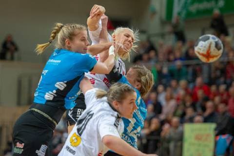 Sophie Lütke (SV Union Halle) beim Torwurf SV Union Halle-Neustadt (Wildcats) vs. Buxtehuder SV von 1862 e. V. Handball 1.Bundesliga - Saison 2018 2019 Copyright: xVIADATAx xHolgerxJohnx Halle Saale Sachsen-Anhalt Deutschland