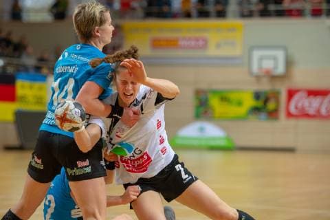 Mariana Ferreira Lopes (SV Union Halle) beim Torwurf SV Union Halle-Neustadt (Wildcats) vs. Buxtehuder SV von 1862 e. V. Handball 1.Bundesliga - Saison 2018 2019 Copyright: xVIADATAx xHolgerxJohnx Halle Saale Sachsen-Anhalt Deutschland