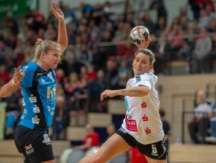 Ekaterina Fanina (SV Union Halle) beim Torschuss SV Union Halle-Neustadt (Wildcats) vs. Buxtehuder SV von 1862 e. V. Handball 1.Bundesliga - Saison 2018 2019 Copyright: xVIADATAx xHolgerxJohnx Halle Saale Sachsen-Anhalt Deutschland