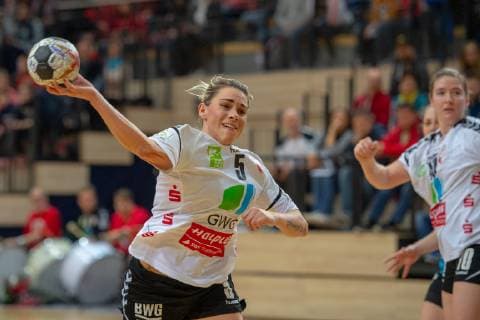 Ekaterina Fanina (SV Union Halle) beim Torschuss SV Union Halle-Neustadt (Wildcats) vs. Buxtehuder SV von 1862 e. V. Handball 1.Bundesliga - Saison 2018 2019 Copyright: xVIADATAx xHolgerxJohnx Halle Saale Sachsen-Anhalt Deutschland