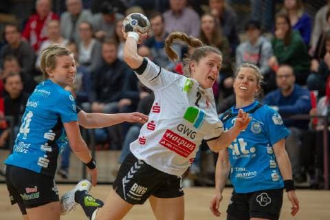 Mariana Ferreira Lopes (SV Union Halle) beim Torschuss SV Union Halle-Neustadt (Wildcats) vs. Buxtehuder SV von 1862 e. V. Handball 1.Bundesliga - Saison 2018 2019 Copyright: xVIADATAx xHolgerxJohnx Halle Saale Sachsen-Anhalt Deutschland