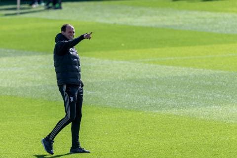 Turin, Italien, 15.04.2019, Training Juventus Turin, Trainer Massimiliano Allegri (JUV) gestikuliert, Gestik ( DeFodi541