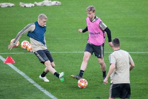 Donny van de Beek of Ajax, Frenkie de Jong of Ajax during a training session prior to the UEFA Champions League quarter final match between Juventus FC and Ajax Amsterdam at the Allianz Arena on April 15, 2019 in Turin, Italy UEFA Champions League 2018 2019 xVIxVIxImagesx xTomxBodexMultimediaxIVx 14209874