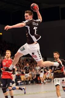 Handball 2.Handball Bundesliga 2018 2019 - Handball Sportverein Hamburg vs. Wilhelmshavener HV Dominik Axmann (Handball Sportverein Hamburg),erfolgreicher Torwurf, Sporthalle Hamburg Hamburg
