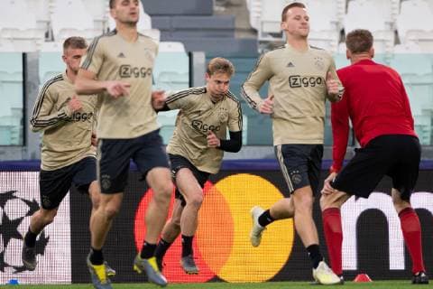 Daley Sinkgraven of Ajax, Dusan Tadic of Ajax, Frenkie de Jong of Ajax, Dani de Wit of Ajax during a training session prior to the UEFA Champions League quarter final match between Juventus FC and Ajax Amsterdam at the Allianz Arena on April 15, 2019 in Turin, Italy UEFA Champions League 2018 2019 xVIxVIxImagesx xTomxBodexMultimediaxIVx 14210112