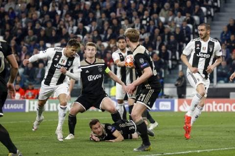 (l-r) Cristiano Ronaldo of Juventus FC, Matthijs de Ligt of Ajax, Joel Veltman of Ajax, Emre Can of Juventus FC, Frenkie de Jong of Ajax, Leonardo Bonucci of Juventus FC during the UEFA Champions League quarter final match between Juventus FC and Ajax Amsterdam at the Allianz Arena on April 16, 2019 in Turin, Italy UEFA Champions League 2018 2019 xVIxVIxImagesx xTomxBodexMultimediaxIVx 14214983