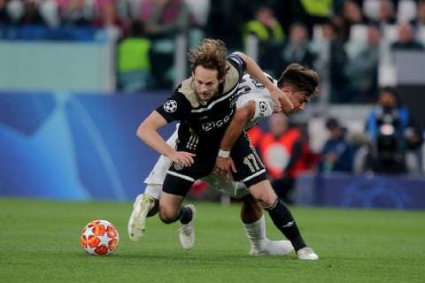 Turin, Italien, 16.04.2019, UEFA Champions League - 2018 19 Season, Viertelfinale, 2. Runde, Juventus Turin - Ajax Amsterdam, Daley Blind (Ajax) und Paulo Dybala (JUV) im Zweikampf ( DeFodi541