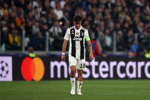 Paulo Dybala of Juventus pulls with what appears to be a thigh injury during the UEFA Champions League match at Allianz Stadium, Turin. Picture date: 16th April 2019. Picture credit should read: Jonathan Moscrop Sportimage EDITORIAL USE ONLY. No use with unauthorised audio, video, data, fixture lists, club league logos or live services. Online in-match use limited to 120 images, no video emulation. No use in betting, games or single club league player publications. SPI-0036-0008