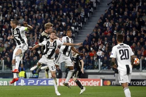 (l-r) Leonardo Bonucci of Juventus FC, Matthijs de Ligt of Ajax, Daniele Rugani of Juventus FC, Alex Sandro of Juventus FC during the UEFA Champions League quarter final match between Juventus FC and Ajax Amsterdam at the Allianz Arena on April 16, 2019 in Turin, Italy UEFA Champions League 2018 2019 xVIxVIxImagesx xTomxBodexMultimediaxIVx 14215340