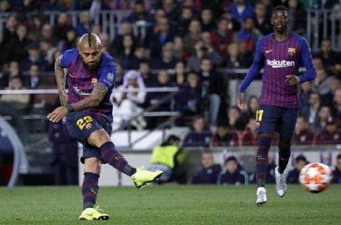 April 16, 2019 - Barcelona, Catalonia, Spain - Arturo Vidal during the match between FC Barcelona Barca and Manchester United ManU corresponding to the quarter finals of the UEFA Champions League, played at the Camp Nou Stadium, on 16th April 2019, in Barcelona, Spain. FC Barcelona v Manchester United - UEFA Champions League Quarter Final: Second Leg  - ZUMAn230 20190416_zaa_n230_743 Copyright: xJoanxVallsx