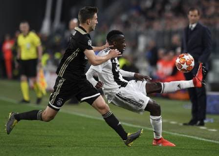 (190417) -- TURIN, April 17, 2019 -- FC Juventus s Blaise Matuidi (R) vies with Ajax s Joel Veltman during the UEFA Champions League quarterfinal second leg match between FC Juventus and Ajax in Turin, Italy, on April 16, 2019. Ajax won 2-1 and entered the semifinal with a total score of 3-2. ) (SP)ITALY-TURIN-SOCCER-UEFA CHAMPIONS LEAGUE-JUVENTUS VS AJAX AlbertoxLingria 