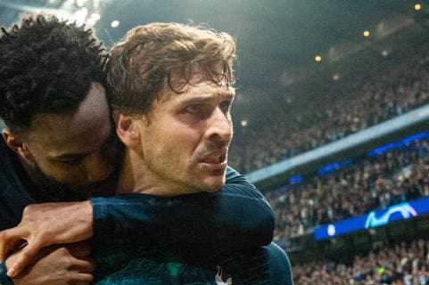Manchester City v Tottenham Hotspur UEFA Champions League Danny Rose embraces Fernando Llorente of Tottenham Hotspur following the second leg of the UEFA Champions League quarter-final match at the Etihad Stadium, Manchester Content Not Available For UK Newspapers Copyright: xMattxWilkinsonx FIL-13126-0098