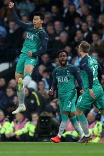 Football - 2018 2019 UEFA Champions League - Quarter-Final, Second Leg: Manchester City (0) vs. Tottenham Hotspur (1) Tottenham Hotspur players celebrate the second goal score by Son Heung-Min to make the score 1-2, at The Etihad. COLORSPORT PAUL GREENWOOD 