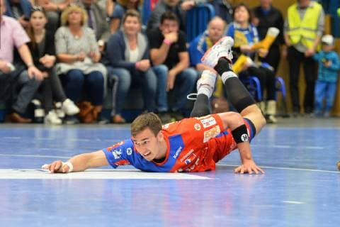 Jona Schoch (HBW Balingen-Weilstetten) am Boden, EHV Aue vs. HBW Balingen-Weilstetten, 18.04.2019, 2. Handball-Bundesliga, EHV Aue vs.HBW Balingen, Handball, 2. Bundesliga, 18.04.2019 Loessnitz Copyright: xEIBNER BertxHarzerx EP_BHR