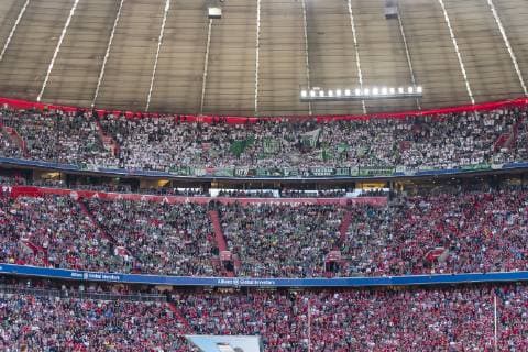 GER, 1.FBL, FC Bayern Muenchen vs. SV Werder Bremen 20.04.2019, Allianz Arena, Muenchen, GER, 1.FBL, FC Bayern Muenchen vs. SV Werder Bremen, DFL regulations prohibit any use of photographs as image sequences and or quasi-video, im Bild die Werder Fans auf der Tribuene