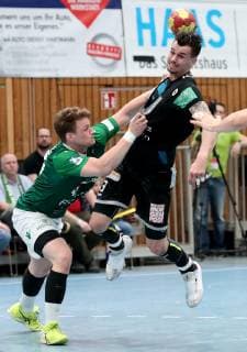 Deutschland, Würzburg, s.Oliver Arena, 20.04.2019, Handball, 2. Bundesliga, DJK Rimpar Wölfe - HC Elbflorenz Dresden Bild: v. l. Lukas Siegler (DJK Rimpar Wölfe, 20) und Roman Becvar (HC Elbflorenz Dresden, 33) Copyright: HMBxMedia xHeikoxBecker