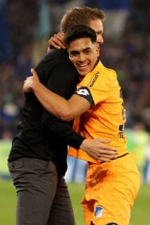 Nadiem Amiri (TSG 1899 Hoffenheim) freut sich mit Cheftrainer Julian Nagelsmann (TSG 1899 Hoffenheim) über sein Tor zum 1:4 beim BL-Spiel (Saison 2018 19) FC Schalke 04 - TSG 1899 Hoffenheim. Copyright: Thomas Pakusch