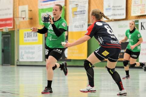 Kim Mai (SG 09 Kirchhof 96) gegen Aylin Bok (SG H2Ku Herrenberg Kuties 8) SG H2Ku Herrenberg, Handball, Ligaspiel, 20.04.2019, Foto:TBaur Eibner SG H2Ku Herrenberg Kuties vs. SG 09 Kirchhof Herrenberg Copyright: xEIBNER TobiasxBaurx EP_TBR