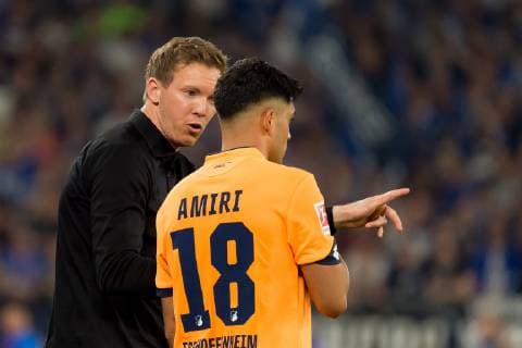 Gelsenkirchen, Germany 20.04.2019, 1. Bundesliga, 30. Spieltag, FC Schalke 04 - TSG 1899 Hoffenheim, Trainer Julian Nagelsmann (TSG) und Nadiem Amiri (TSG) gestikuliert, gestures ( DeFodi001