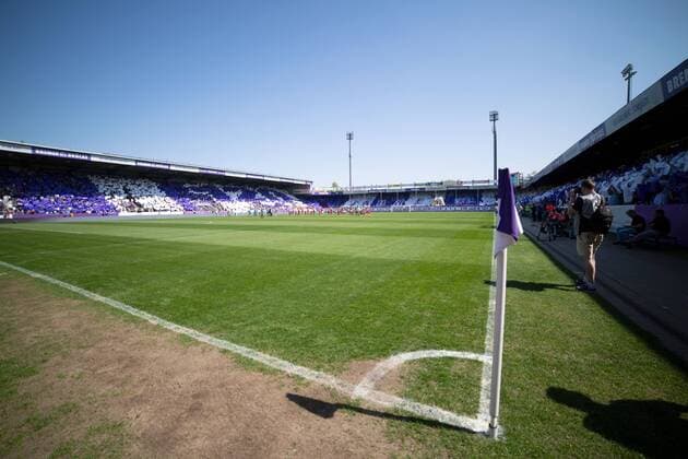 Fußball, Stadiongeschichte VfL Osnabrück Osnabrück, Deutschland 20.04.2019: 3. Liga - 2018 2019 - VfL Osnabrück vs. VfR Aalen Fans (Osnabrück) mit Choreografie zum 120-jährigen Vereinsjubiläum DFB regulations prohibit any use of photographs as image sequences and or quasi-video. Osnabrück Niedersachsen Deutschland Stadion an der Bremer Brücke