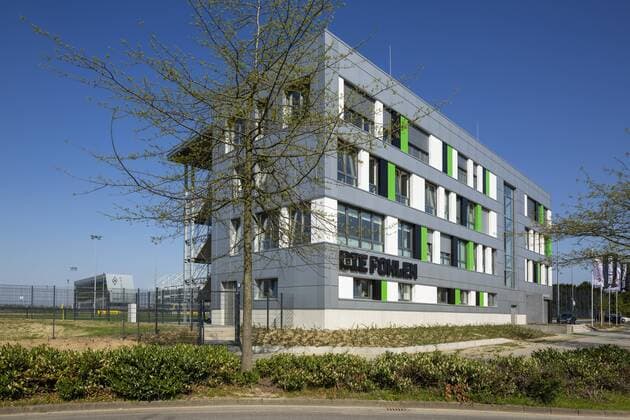 Am Stadion Borussia-Park von Borussia Moenchengladbach wurde im Maerz 2019 der Santander FohlenStall eroeffnet, Internat fuer Nachwuchsspieler, Fussballschule, Jugendfussball, Jugendarbeit, Talentfoerderung, Talentschmiede, Fussball, Bundesliga, 2018 2019 Fussball, Bundesliga, 2018 2019, Borussia Moenchengladbach, am Stadion Borussia-Park wurde im Maerz 2019 der Santander FohlenStall eroeffnet, Internat fuer Nachwuchsspieler, Fussballschule, Jugendfussball, Jugendarbeit, Nachwuchsarbeit, Talentfoerderung, Talentschmiede, dahinter das Hotel Borussia-8-Grad und das Stadion, sports, football, Bundesliga, 2018 2019, Borussia Moenchengladbach, at the Stadium Borussia Park the Santander FohlenStall was officially opened in March 2019, boarding school for young and up-and-coming players, football academy, junior football, youth work, work with young talents, talent pool, behind the Borussia-8-Grad Hotel and the stadium