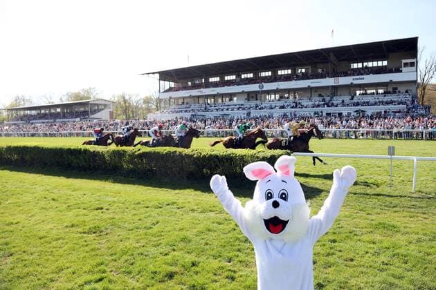 Sport Themen der Woche KW16 Sport Bilder des Tages 21.04.2019, Hoppegarten, Brandenburg, GER - Osterrenntag in Hoppegarten. Galopprennbahn Hoppegarten. () 190421D610HOPPEGARTEN.JPG *** 21 04 2019 Hoppegarten Brandenburg GER Easter race day in Hoppegarten racecourse Hoppegarten 190421D610HOPPEGARTEN JPG