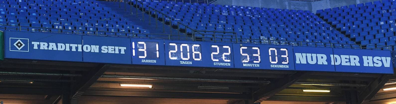 Fußball DFB-Pokal Halbfinale Hamburger SV - RB Leipzig am 23.04.2019 im Volksparkstadion in Hamburg Stadionuhr Stadion-Uhr des Hamburger SV DFB regulations prohibit any use of photographs as image sequences and or quasi-video.
