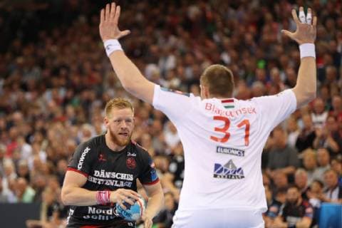 SG Flensburg-Handewitt vs Telekom Veszprem HC, Handball, EHF Champions League Viertelfinale, 24.04.19 Jim Gottfridsson (SG Flensburg-Handewitt, 24) gegen Blaz Blagotinsek (Telekom Veszprem HC, 31)