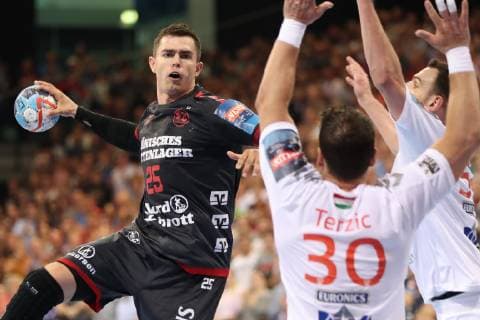 SG Flensburg-Handewitt vs Telekom Veszprem HC, Handball, EHF Champions League Viertelfinale, 24.04.19 Rasmus Lauge Schmidt (SG Flensburg-Handewitt, 25) gegen Mirsad Terzic (Telekom Veszprem HC, 30)