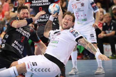 SG Flensburg-Handewitt vs Telekom Veszprem HC, Handball, EHF Champions League Viertelfinale, 24.04.19 Andreas Nilsson (Telekom Veszprem HC, 18) gegen Tobias Karlsson (SG Flensburg-Handewitt, 03)